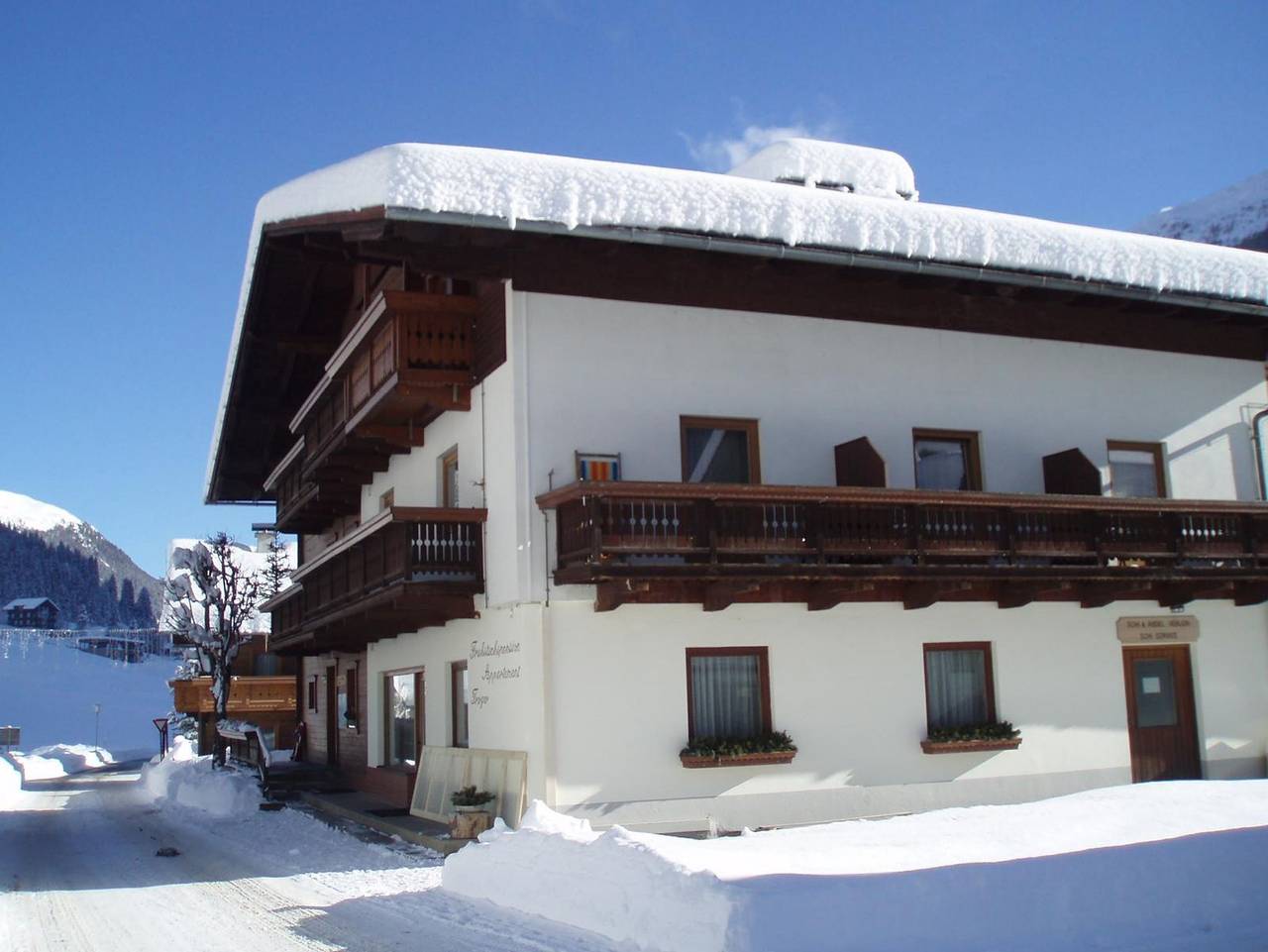 Ganze Ferienwohnung, Frühstückspension Troger - Appartement 1 in Sankt Jakob in Defereggen, Osttirol