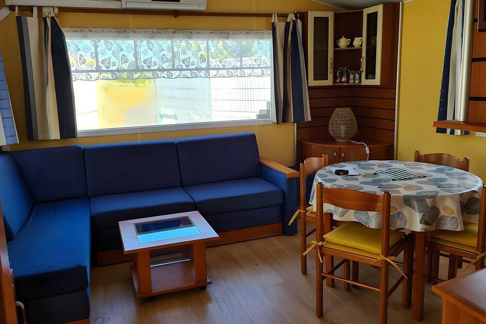 Mobil-home para 4 cerca de Futuroscope con Wi-Fi y aire acondicionado in Neuville-de-Poitou, Vienne