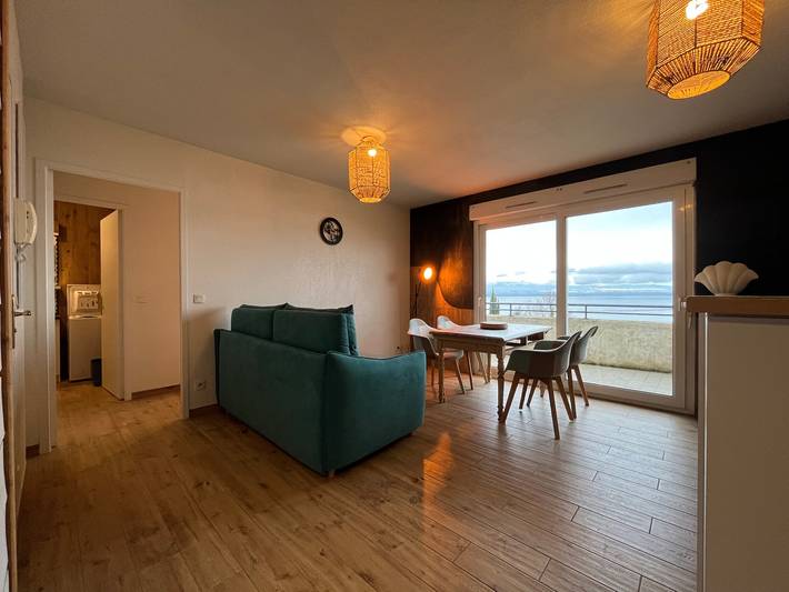 Gîte pour 4 personnes, avec Balcon ainsi que Piscine et Vue sur le lac dans Lac Léman (France) - 2