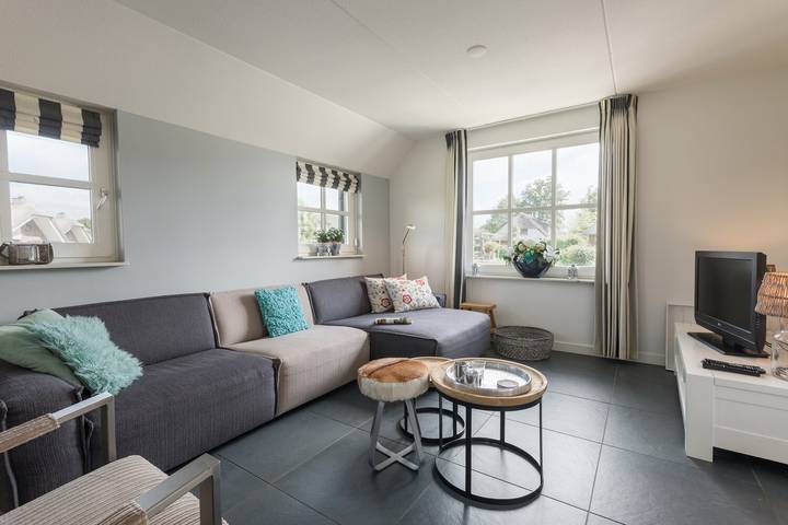 Ferienhaus für 4 Personen, mit Balkon/Terrasse und Terrasse sowie Garten in Wanneperveen