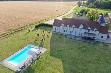 Location de vacances pour 19 personnes, avec jardin dans Château du Gué-Péan