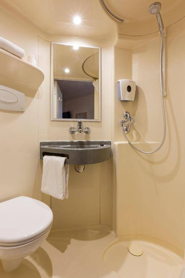 Hôtel pour 2 personnes à Saint-Herblain - 4