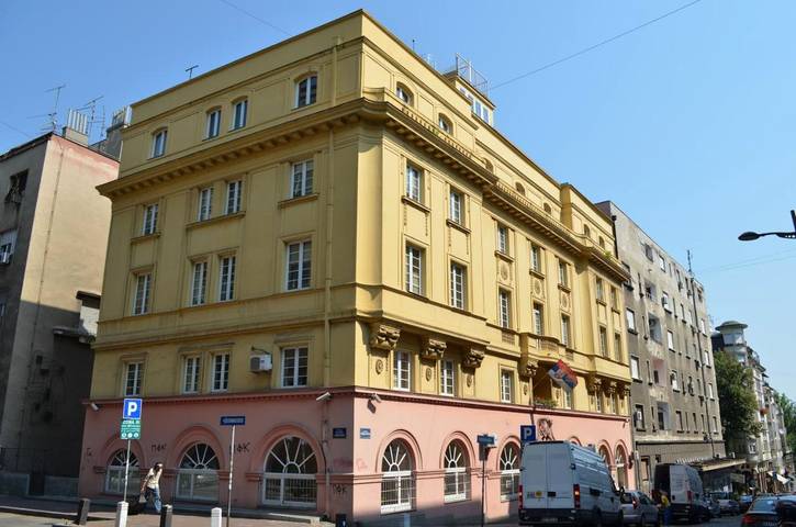 Hostal para 2 personas, con jardín además de terraza y vistas en Belgrado