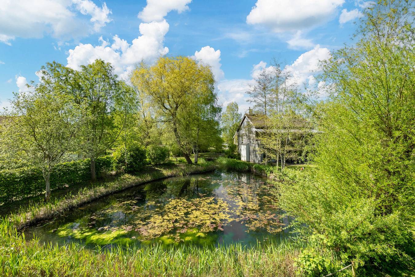 Beaverbrook Lodge | Family | Spa | Pool Access in Somerford Keynes, Gloucestershire