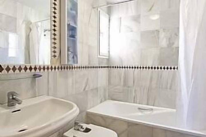 Ganze Wohnung, Apartment im ersten Stock des Golf Resorts, gut ausgestattetes Apartment mit Gemeinschaftspool in Vera, Costa de Almería