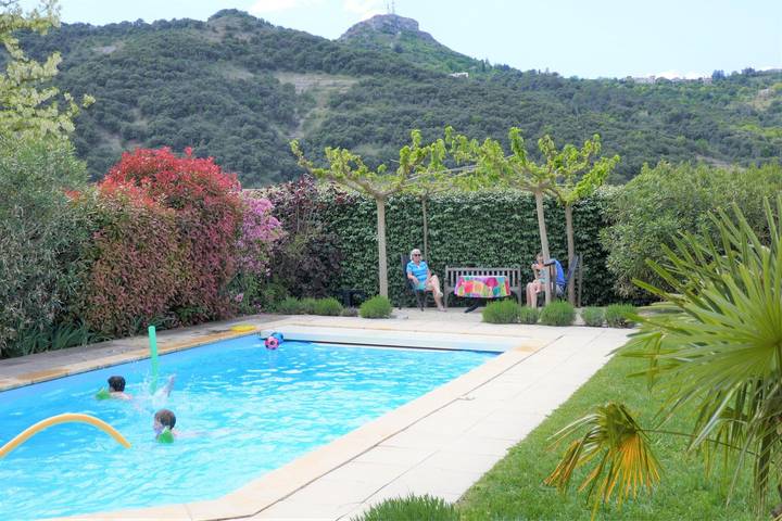 Villa pour 8 personnes, avec balcon ainsi que piscine et jardin à Vallon-Pont-d'Arc - 3