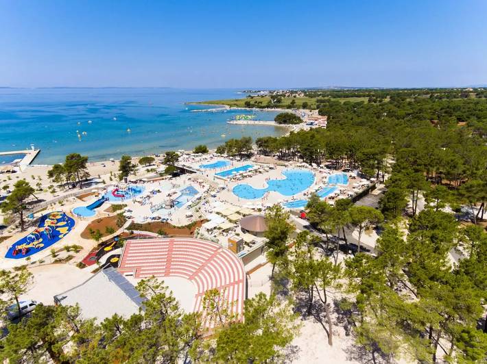 Studio für 2 Personen, mit Terrasse und Pool in Dalmatien