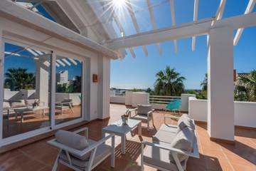 Holiday Rental for 6 People in Alcazaba Lagoon, Casares, Photo 4