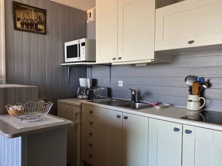 Appartement entier, Appartement sur la plage avec parking privé à Longeville-sur-Mer in Le Rocher, Longeville-sur-Mer
