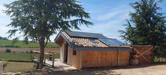 Chalet pour 2 personnes, avec jardin ainsi que jacuzzi et piscine dans Rhône