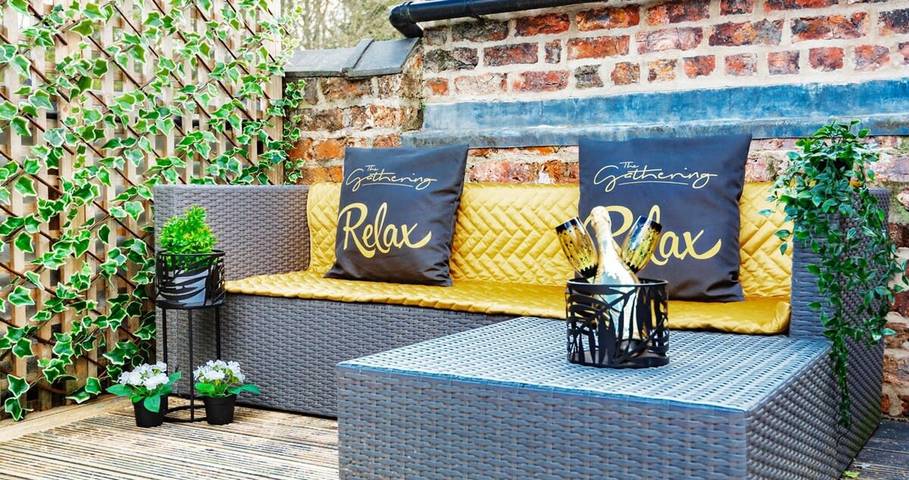 Apartment for 18 people, with terrace, with pets in York