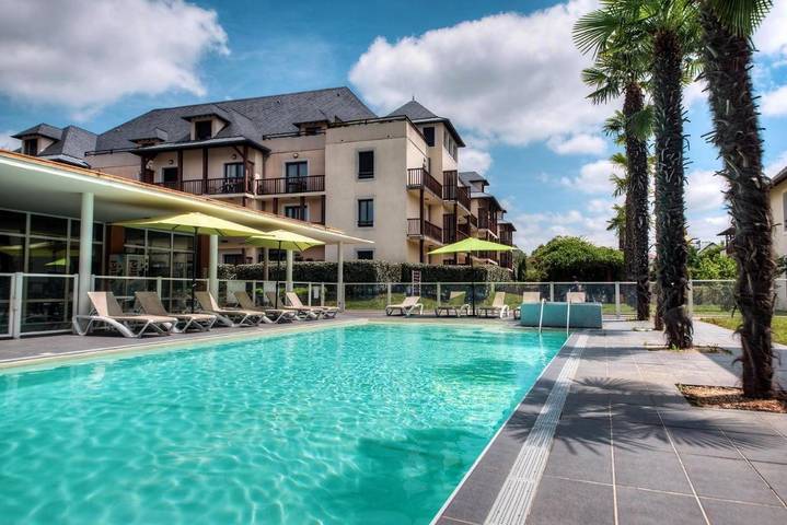 Appart’hôtel pour 2 personnes, avec jardin ainsi que terrasse et piscine, animaux acceptés