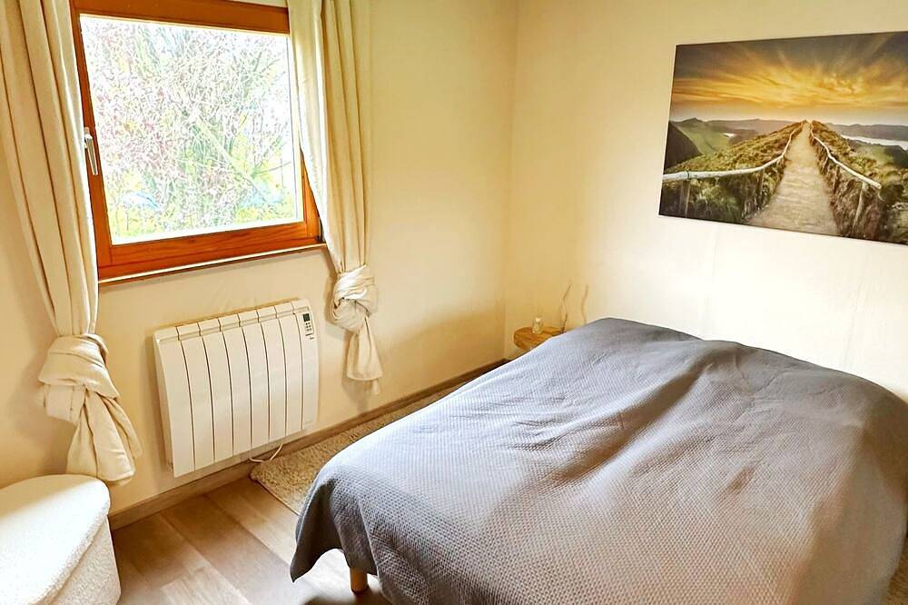 Blue house just 2 minutes from the Parc Animalier de Saint Croix! in Rhodes (Moselle), Sarrebourg