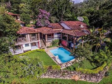 Maison d’hôte pour 2 personnes, avec piscine et vue ainsi que vue sur le lac et jardin, animaux acceptés à Cunha