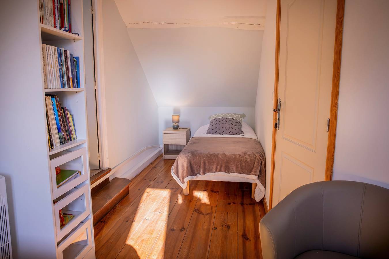Guest Room 'Suite Bleuet - Le Petit Puits' with Shared Garden and Wi-Fi in Cheverny, Sologne