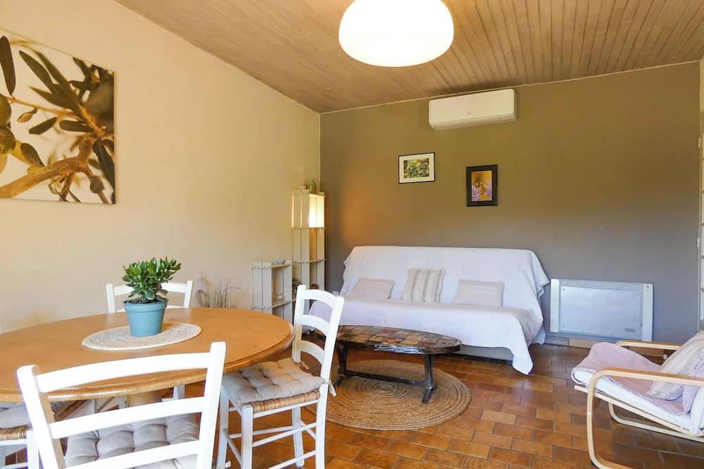 Appartement entier, Appartement dans maison de campagne bénéficiant d'une très belle vue. in Nyons, Région de nyons