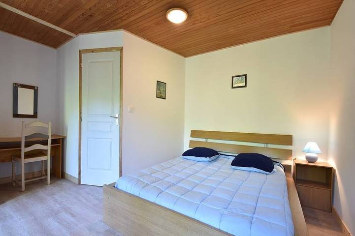 Location de vacances pour 8 personnes, avec terrasse et jardin à Yvias - 2