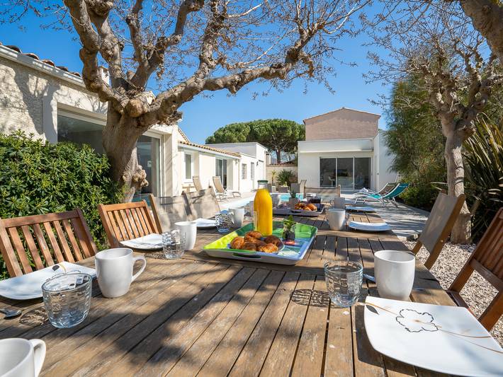 Location de vacances pour 10 personnes, avec jardin ainsi que piscine et terrasse, animaux acceptés au Grau-d'Agde - 2