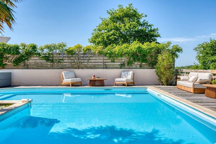 Location de vacances pour 18 personnes, avec sauna et jardin ainsi que balcon et vue sur le lac à Landevieille - 2