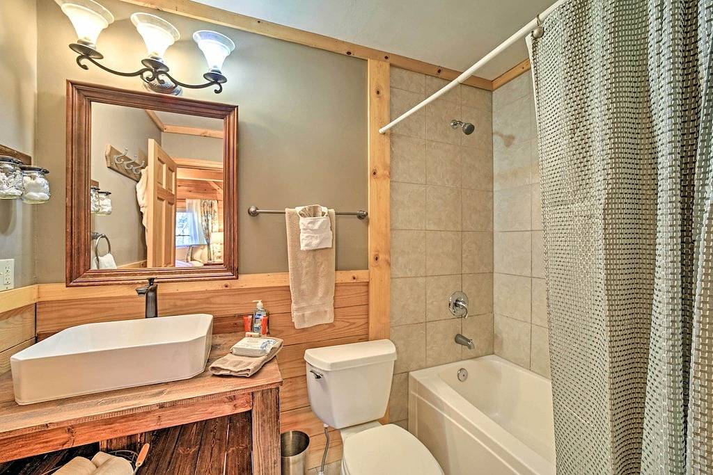 Creekside Bryson City Cabin w/ Private Hot Tub in Swain County