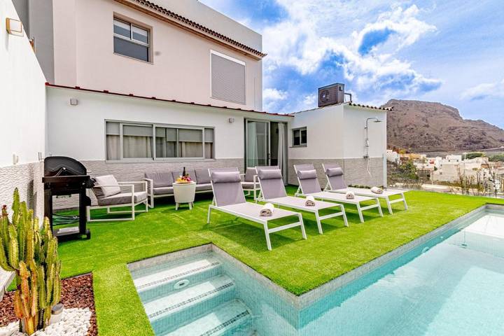 Gîte pour 6 personnes, avec vue ainsi que piscine et jardin dans Tamaimo - 4