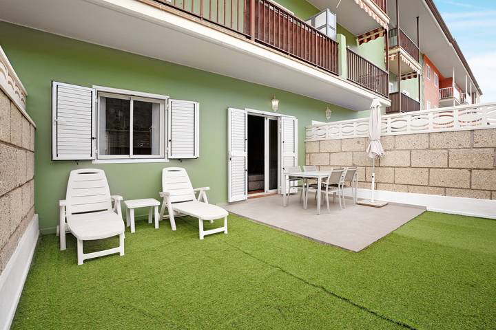 Apartamento entero, Apartamento Sunset Gabriela con cerca de la playa con piscina compartida y terraza descubierta in Las Caletillas, Candelaria