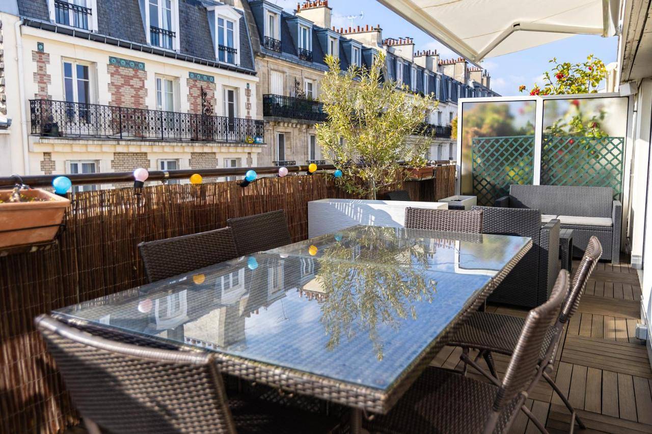 Double Room with Private External Bathroom and Terrace in Paris, Île de France