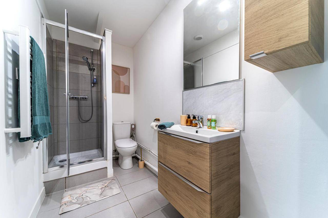 Appartement entier, Le Cosy - Free Parking - Proche Gares Lille - Netflix - Wifi in Mons-en-Barœul, Région de Lille