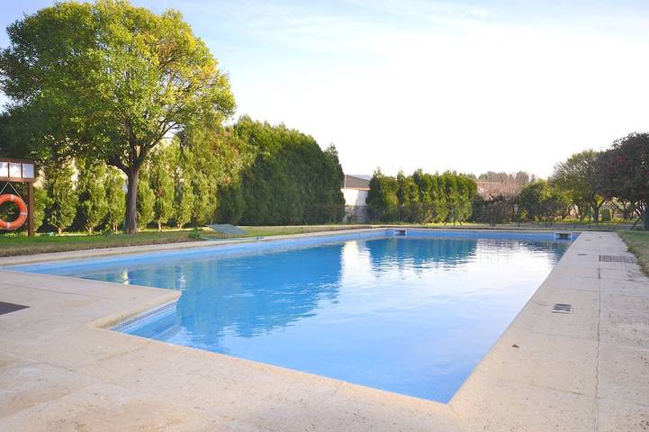 Ferienhaus für 6 Personen, mit Pool und Terrasse sowie Garten