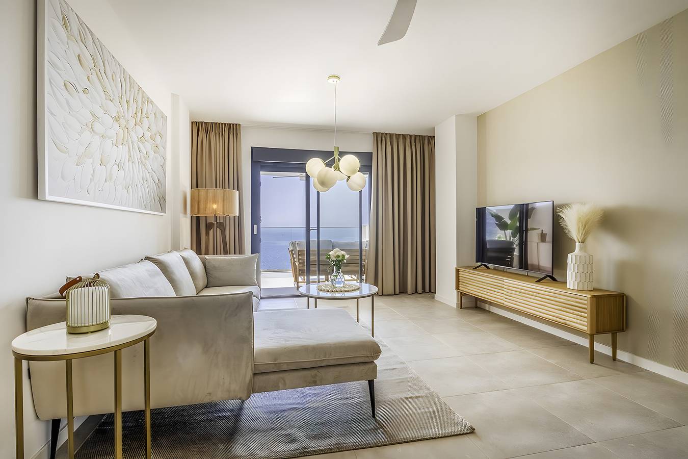 Apartamento entero, Apartamento 'Icon Marina La Ola' con vistas al mar, Wi-Fi y aire acondicionado in La Herradura, Almuñecar