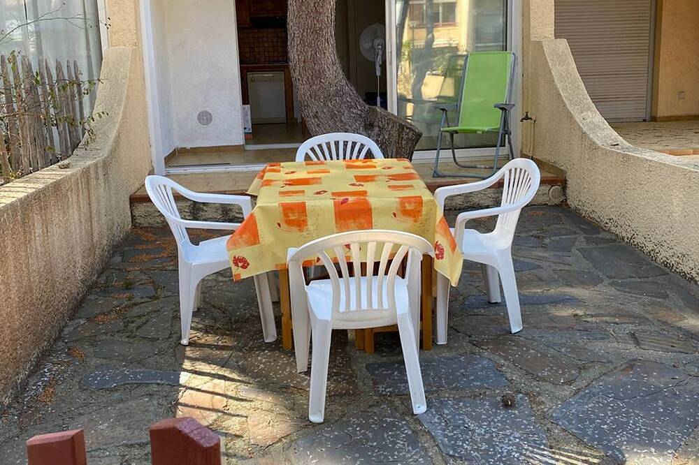 Ganze Wohnung, Komfortables Studio-Apartment - 4 Betten, ruhige Lage, nahe Strand und Geschäfte, Privater Parkplatz in La Franqui, Leucate
