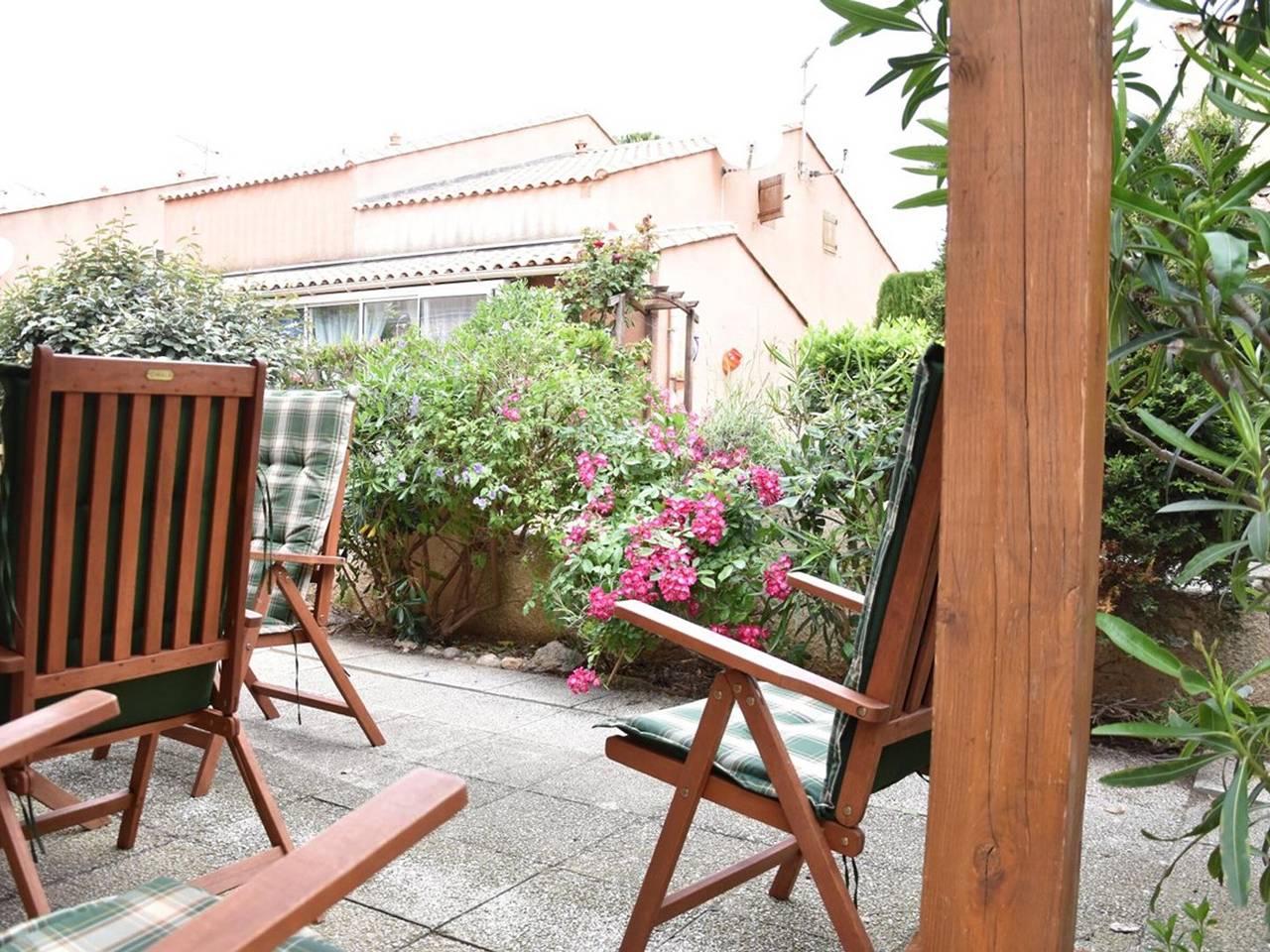 Gemütliches Ferienhaus mit Pool, 5 Schlafplätze, 400m vom Strand, nah Einkaufsmöglichkeiten in Gruissan (Ville), Gruissan
