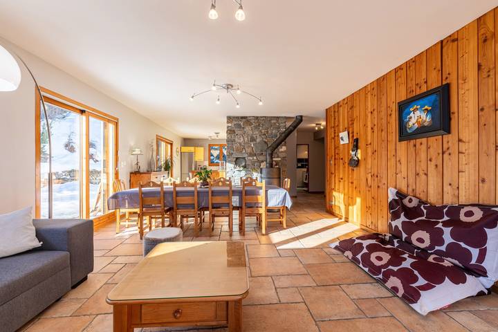 Chalet 'Au Bois Joli' mit Bergblick, privater Terrasse und Wi-Fi in Valloire, Region Saint-Jean-de-Maurienne