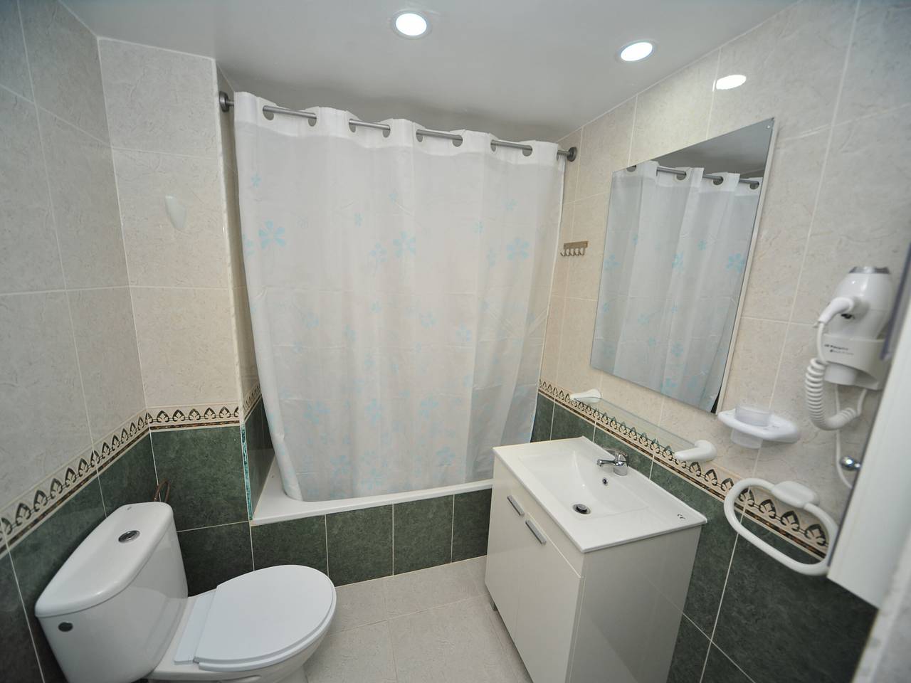 Entire apartment, Comfortable 1-bedroom apartment with pool in Benicàssim in Benicassim, Costa del Azahar