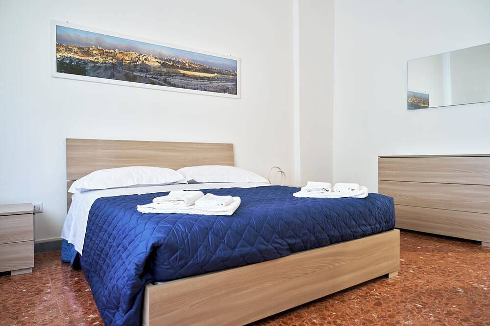 Entire apartment, Pozzuoli apartment, a stone's throw from the metro in Pozzuoli, Naples Province