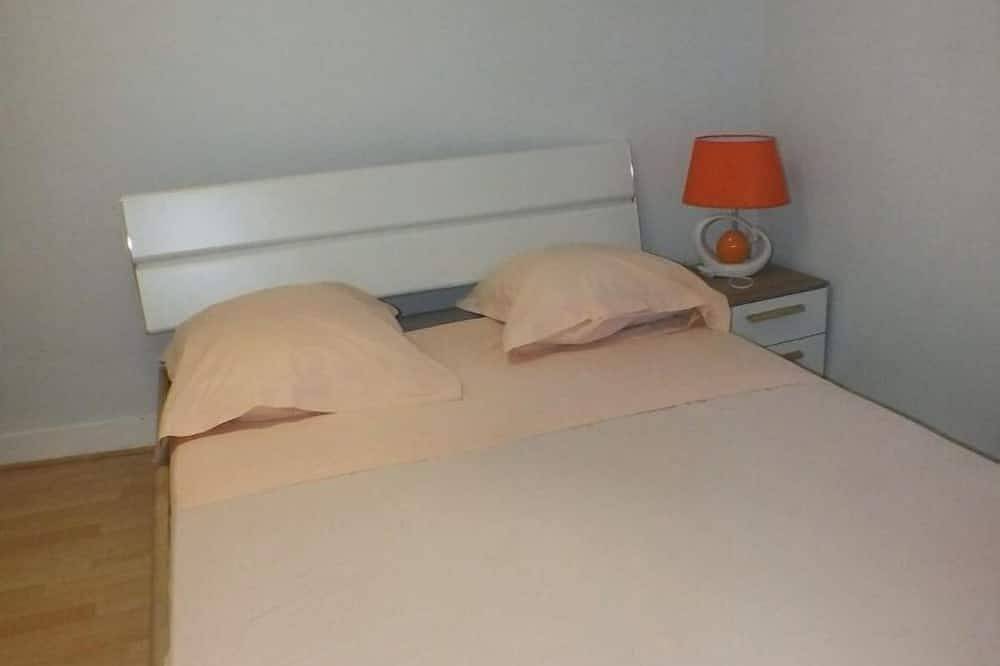 Entire apartment, Residence Miranto - Furnished vintage decor in Châteauroux, Châteauroux region