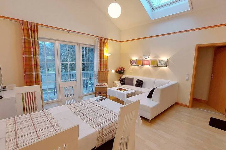 Hütte für 4 Personen, mit Garten und Balkon sowie Whirlpool und Sauna