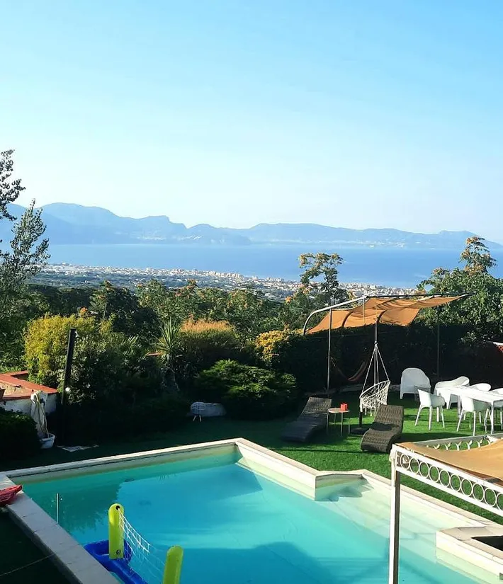Bed and breakfast per 4 persone, con panorama e giardino nonché piscina - 1