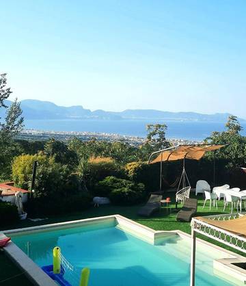 Cottage pour 4 personnes, avec piscine ainsi que vue et jardin à Ercolano
