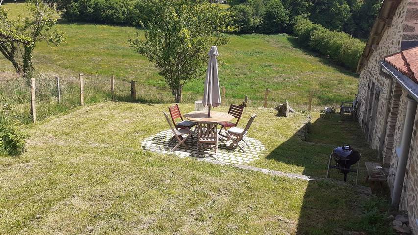 Gîte pour 4 personnes, avec jardin à Bujaleuf - 3