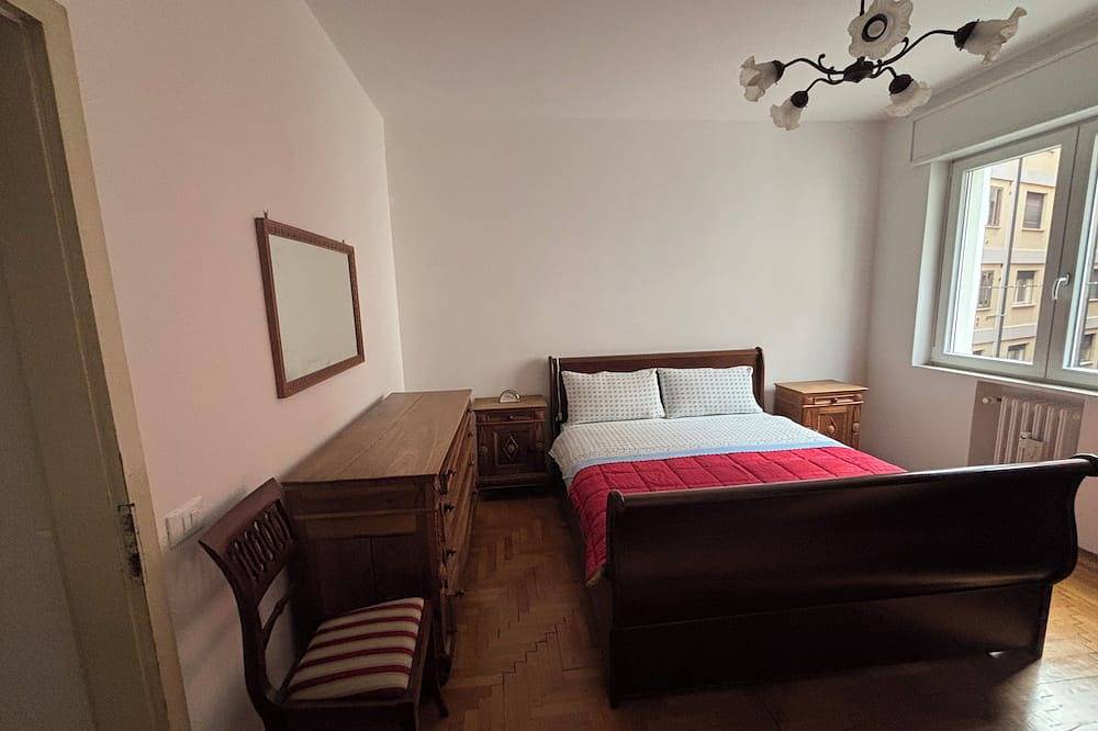 Ganze Wohnung, Spacious, light-filled apartment inside the ancient town walls, with great views in Treviso, Treviso Provinz
