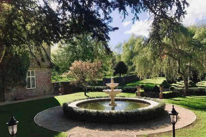 Holiday rental for 10 people, with garden and hot tub, with pets in Gloucestershire