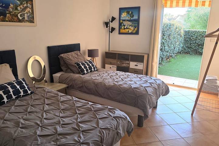 Appartement entier, Découverte Ile de Porquerolles - 200m plages  Classé 4* Rez de Jardin in La Londe-les-Maures, Parc national de Port-Cros
