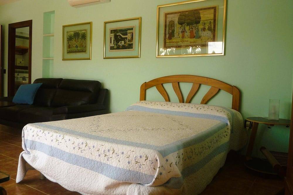 Apartamento entero, Magnifico apartamento con piscina en el Parque Natural Cabo de Gata (Almería) in Retamar, Almería