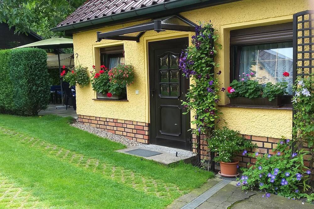 30 minutes to the city center of Berlin in Glienicke/Nordbahn, Ruppiner Seenland