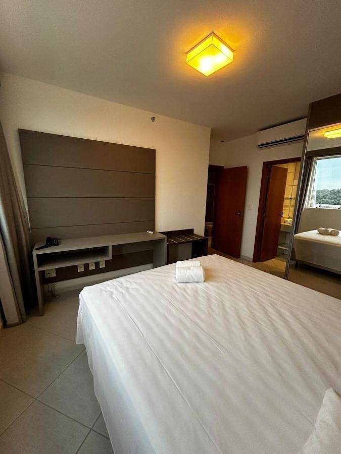 Casas e apartamentos de temporada para 6 pessoas, com piscina e vista e ainda vista para o lago and jardim em Barretos