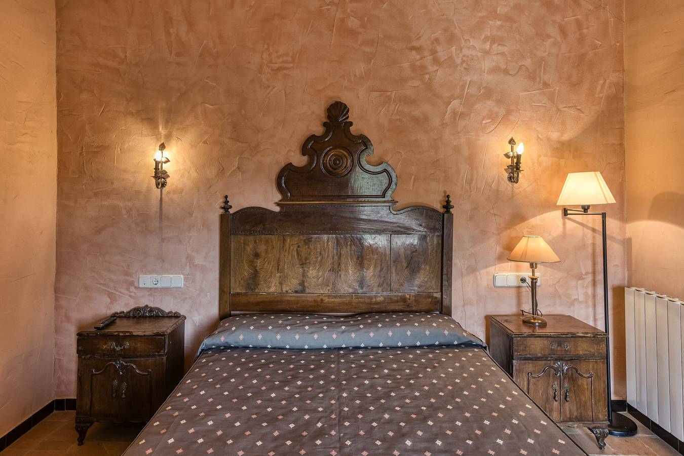 Bed and Breakfast 'Llavià' met gedeeld zwembad, Wifi en airconditioning in Serra de Daró, Costa Brava