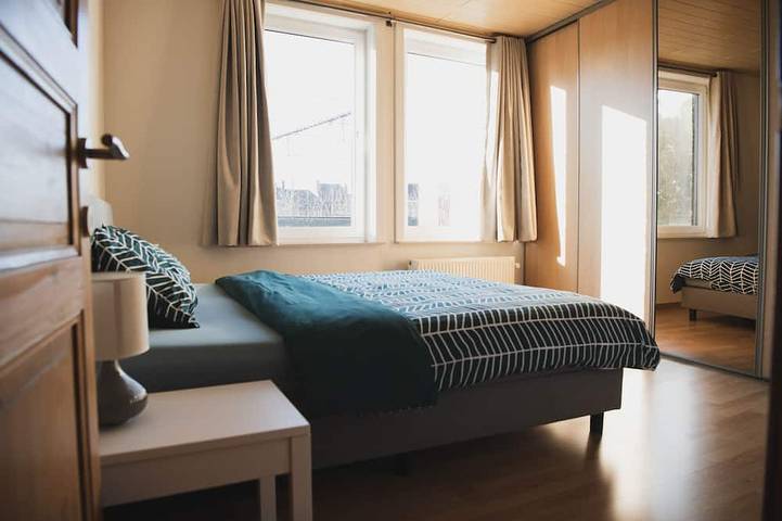 Spacious vacation home 5 min steps from city center. in Brügge, Westflandern