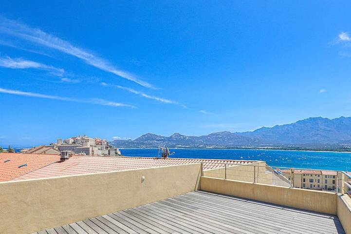 Maison de vacances pour 14 personnes, avec jardin et terrasse à Calvi