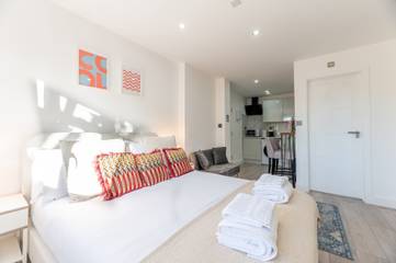 Glamping for 2 People in Chessington World of Adventures, Surrey, Photo 4